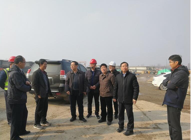 錢總.jpg 錢總.jpg