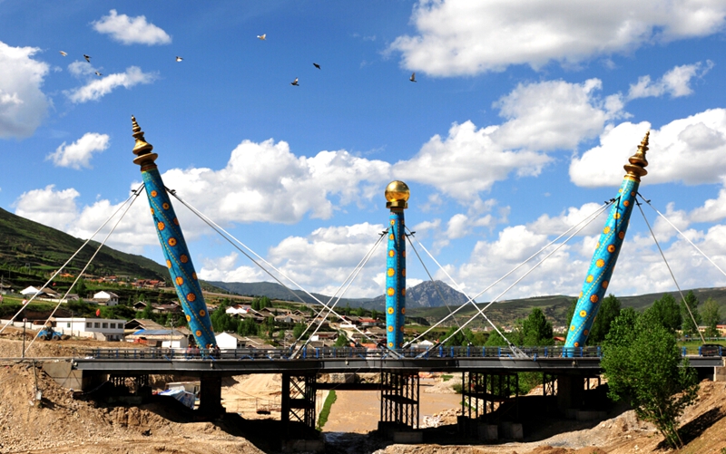 安徽省援建四川松潘項目川主寺過境公路.jpg 安徽省援建四川松潘項目川主寺過境公路.jpg