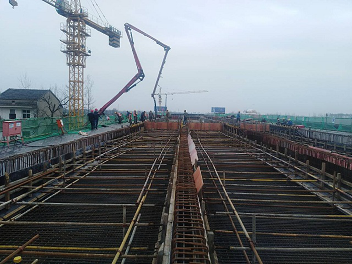 圖片五 杭埠河大橋支架現澆施工.png 圖片五 杭埠河大橋支架現澆施工.png