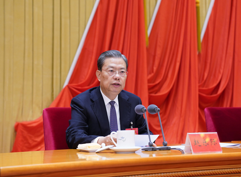 1月22日,中國共產(chǎn)黨第十九屆中央紀(jì)律檢查委員會(huì)第五次全體會(huì)議在北京開幕。中共中央政治局常委、中央紀(jì)律檢查委員會(huì)書記趙樂際代表中央紀(jì)律檢查委員會(huì)常務(wù)委員會(huì)作題為《推動(dòng)新時(shí)代紀(jì)檢監(jiān)察工作高質(zhì)量發(fā)展,以優(yōu)異成績慶祝中國共產(chǎn)黨成立100周年》的工作報(bào)告。新華社記者 張領(lǐng) 攝